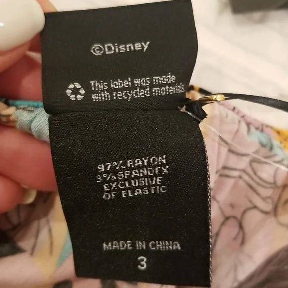 Torrid Mickey And Friends Retro Off Shoulder Short Sleeve Shirt Top, size 3 - Picture 10 of 13